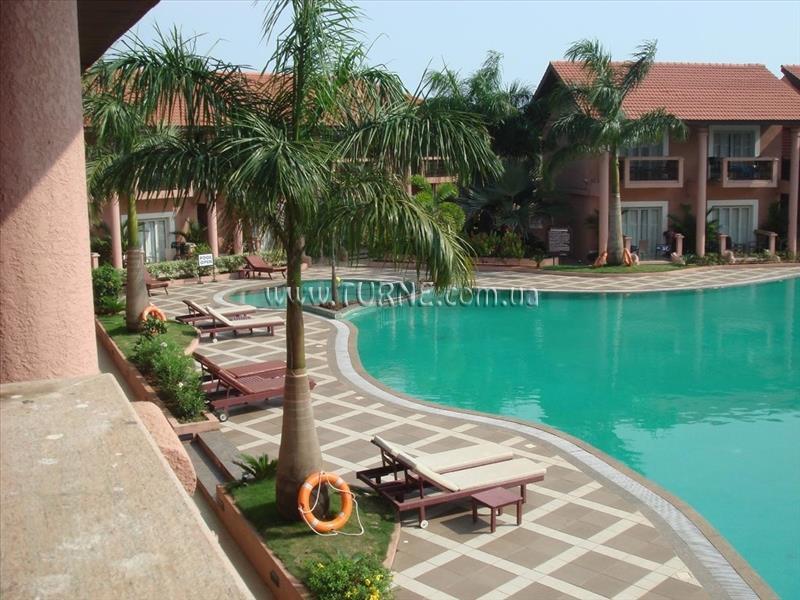 Отель The Golden Crown Hotel 4*