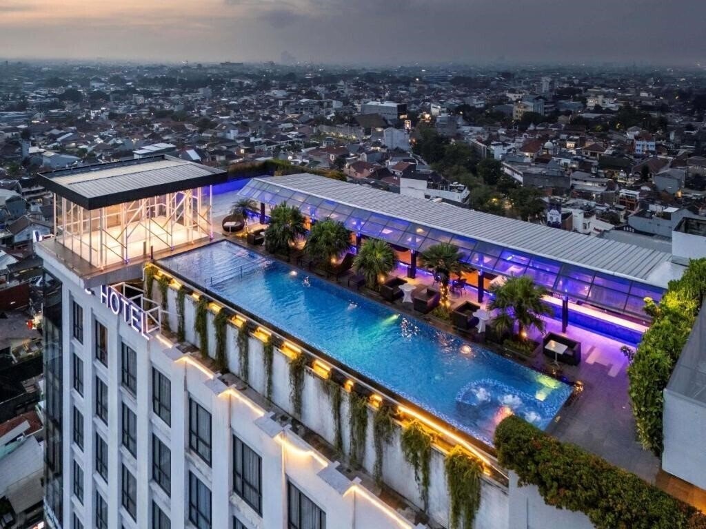 Отель Mercure Bandung City Centre 4*