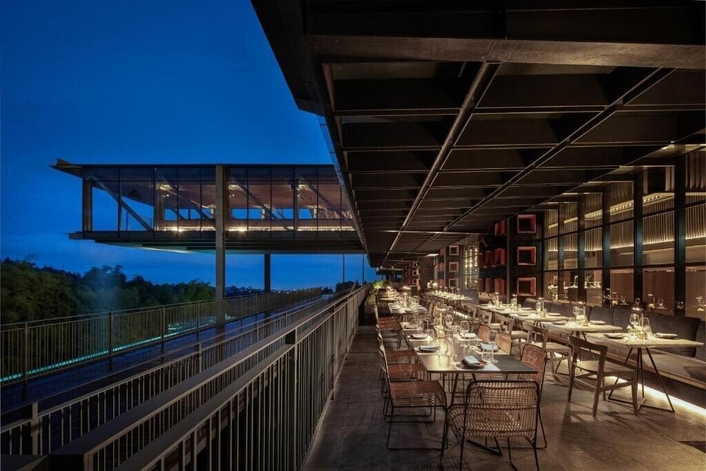 Картинка The Gaia Hotel Bandung 5*