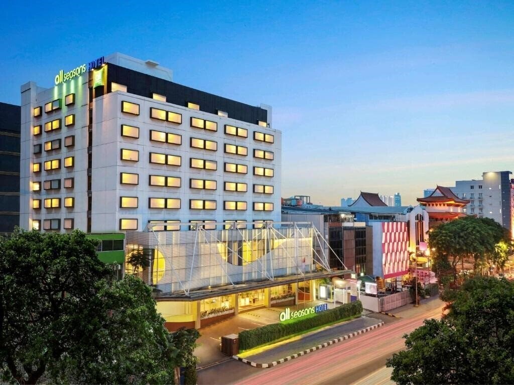 Отель All Seasons Jakarta Gajah Mada 3*