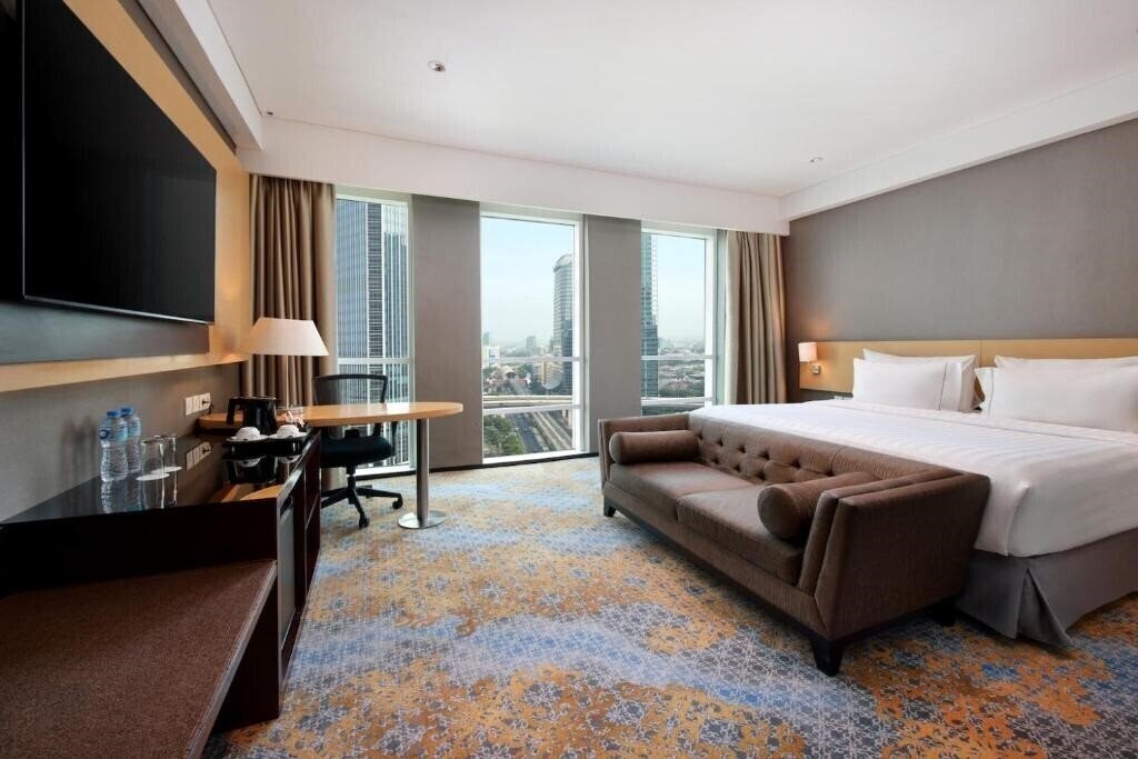 Фото Js Luwansa Hotel & Convention Center 4*