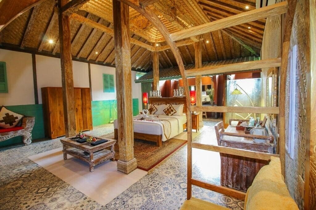 Фото Kupu Kupu Jimbaran Beach Hotel & SPA by L'Occitane 5*