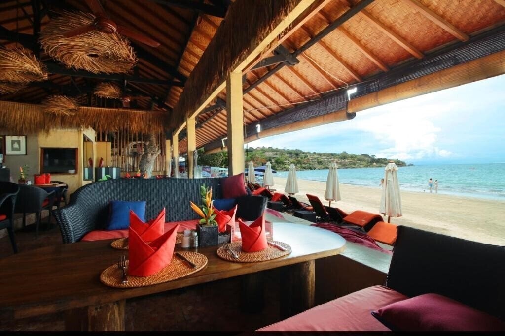 Изображение Kupu Kupu Jimbaran Beach Hotel & SPA by L'Occitane 5*