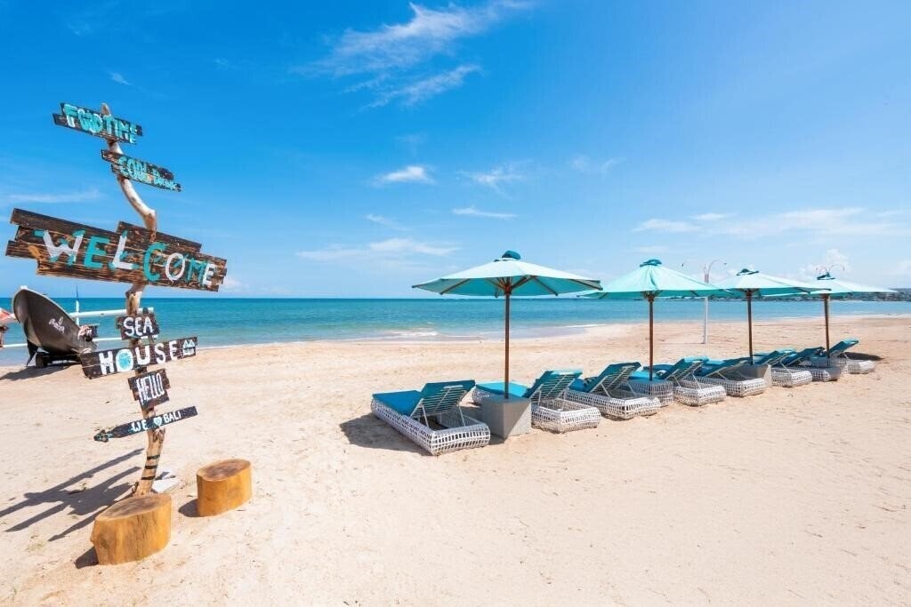 Отель Jimbaran Bay Beach Resort & SPA 4*