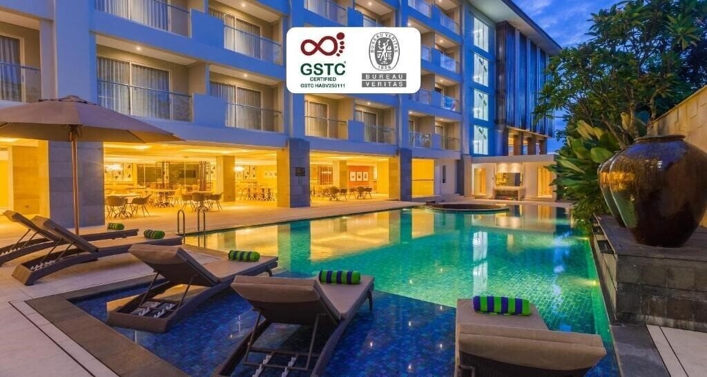 Отель Best Western Kamala Jimbaran 4*