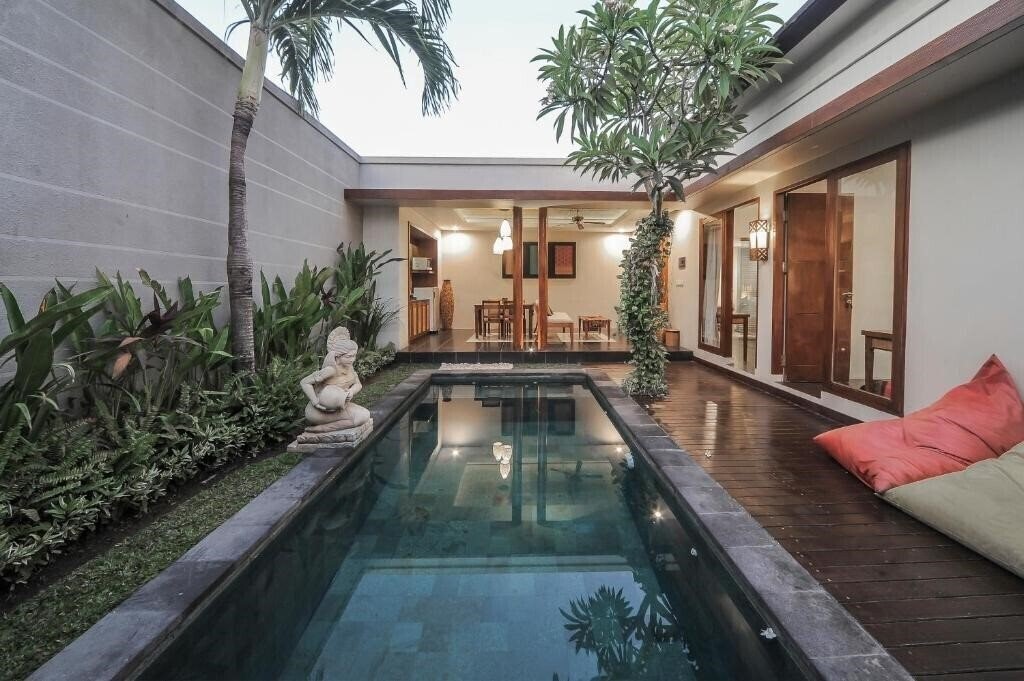 Отель La Leela Jimbaran Bali 3*