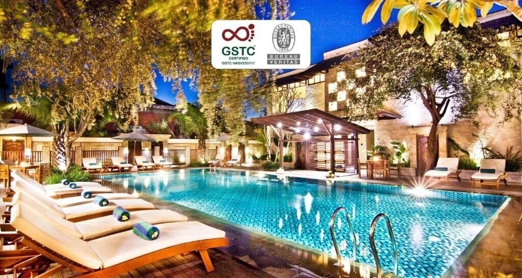 Отель Best Western Kuta Villa 4*