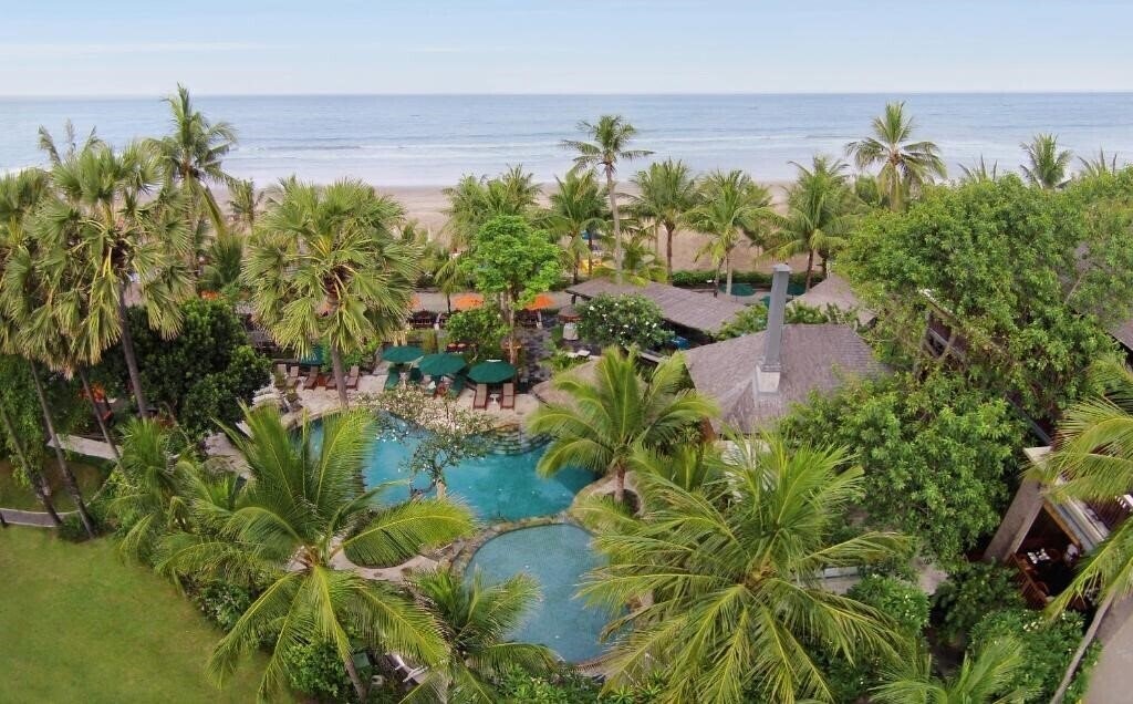 Отель Legian Beach 4*