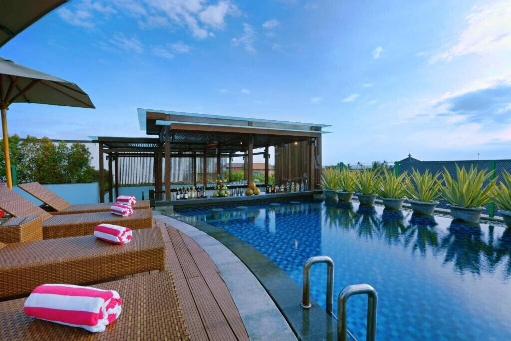 Фото Favehotel Kuta Kartika Plaza 4*