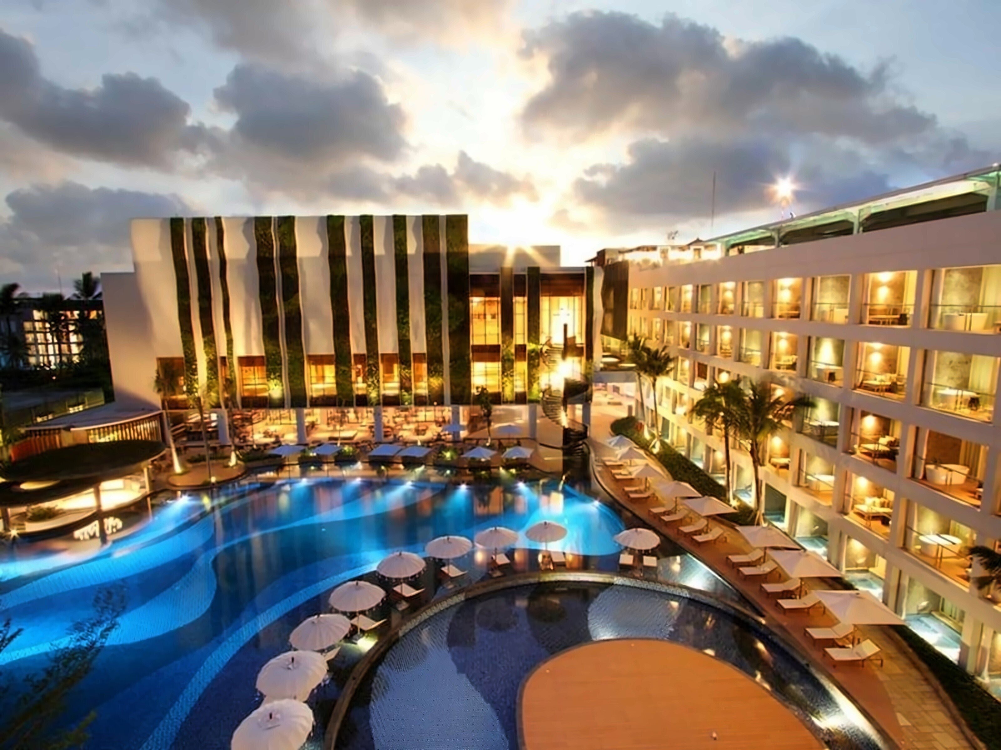 Отель The Stones Hotel Legian Bali By Marriott 5*