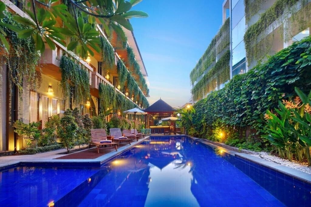 Отель Bali Chaya Legian 3*