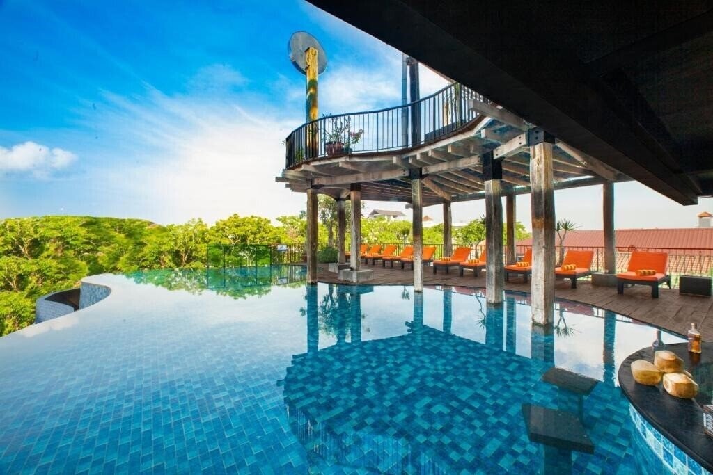 Отель Sun Island Legian 4*