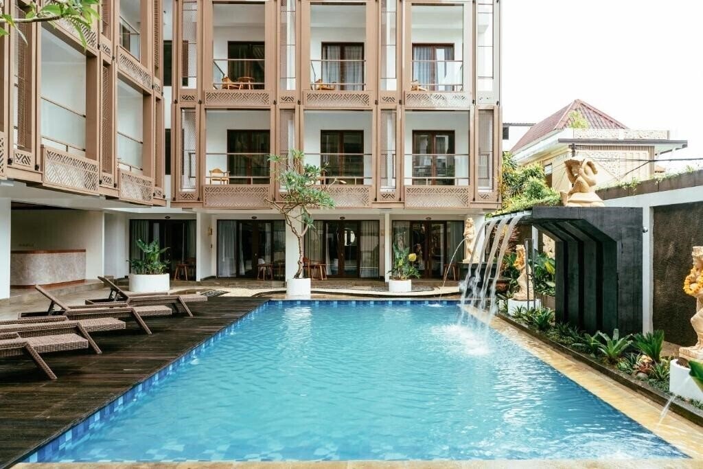 Отель Nadi Hotel Legian 3*