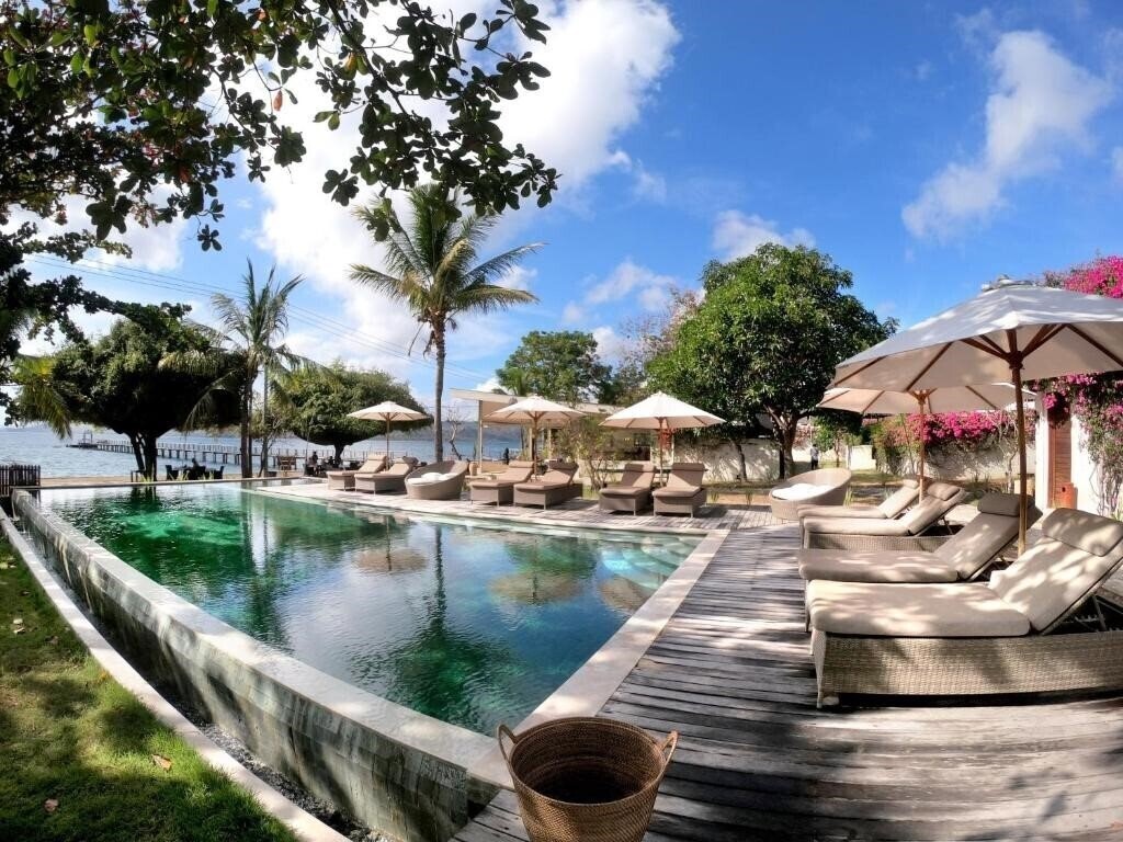 Отель Kokomo Gili Gede 4*