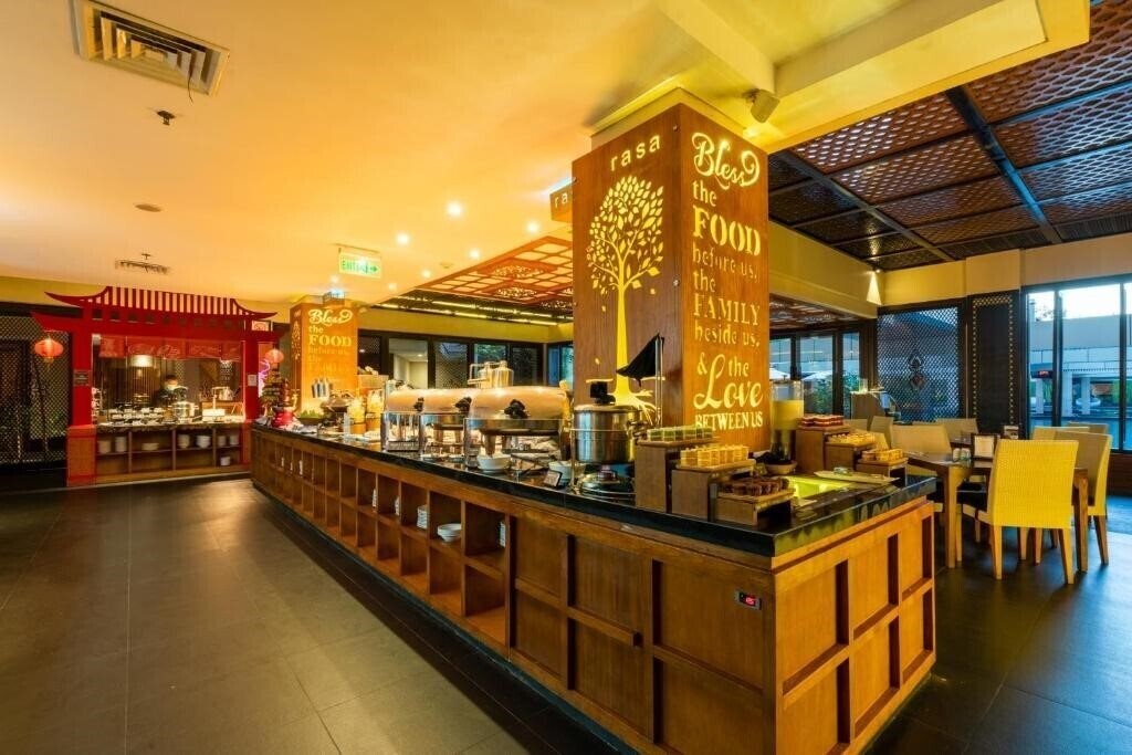 Фото Vouk Hotel & Suites Nusa Dua 5*