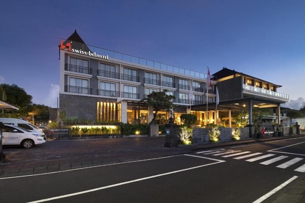 Отель Swiss-Belhotel Tuban 4*