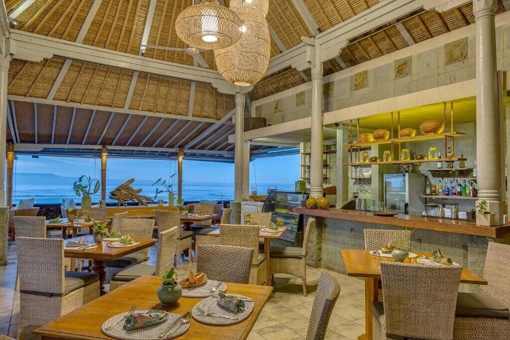 Изображение Alam Candi Resort (ex. Alam Asmara Dive Resort) 4*