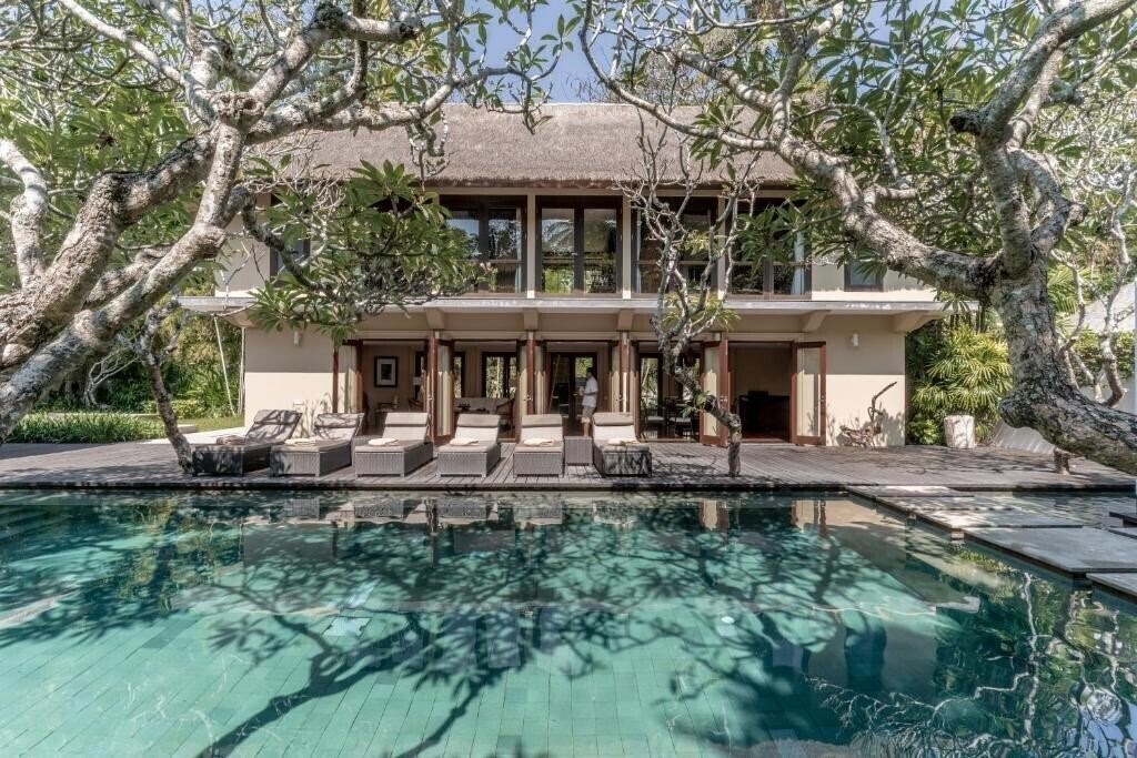 Отель Kaya Manis Nusa Dua 5*