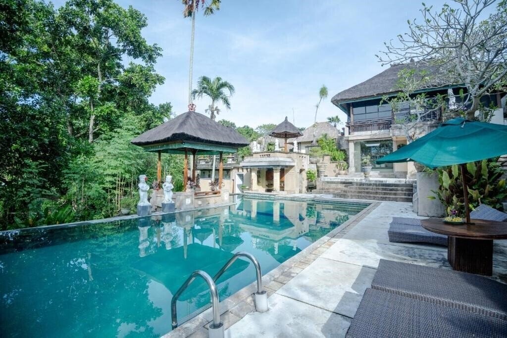 Фото Alam Puri Art Museum & Resort 4*