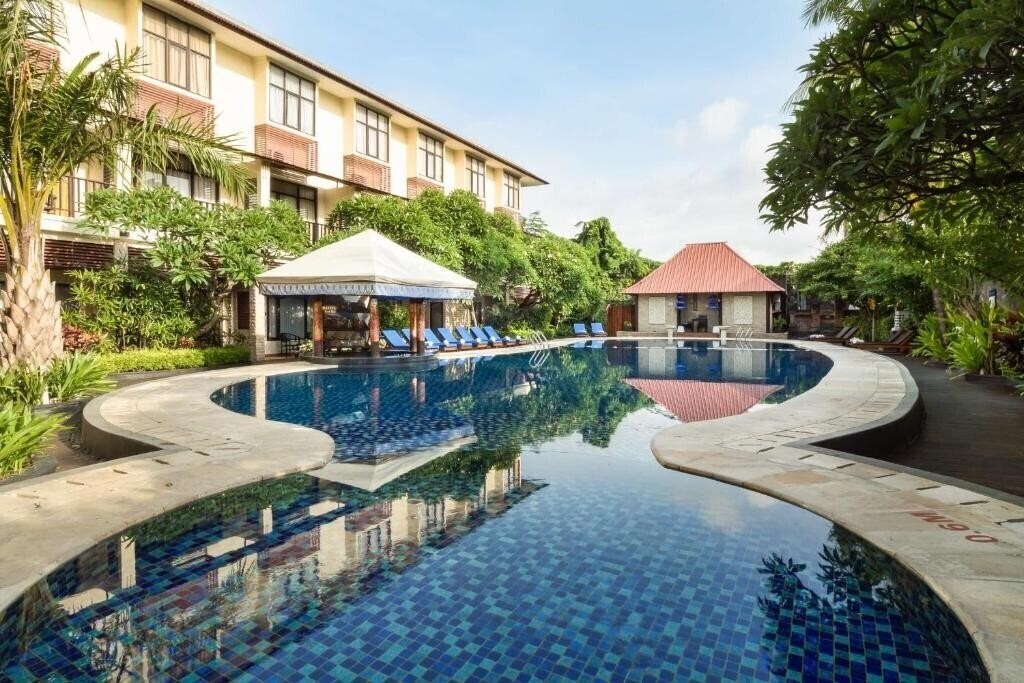 Отель Best Western Resort Kuta 4*