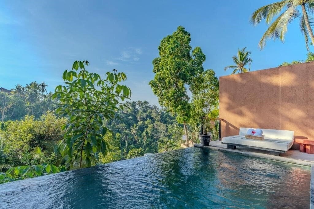 Отель Amora Ubud Boutique Villas 4*