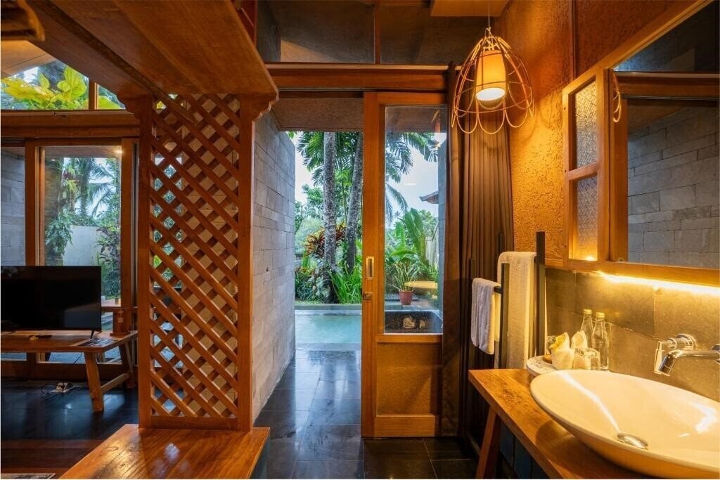 Фото Amora Ubud Boutique Villas 4*