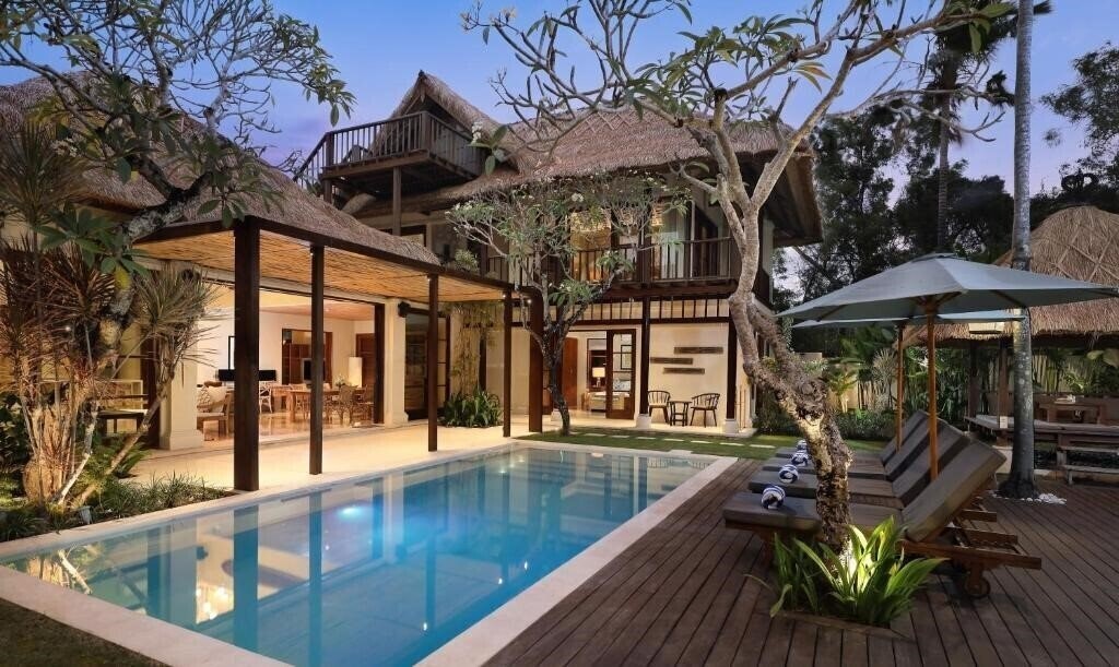 Фото Jimbaran Beach Villas By Nakula 4*