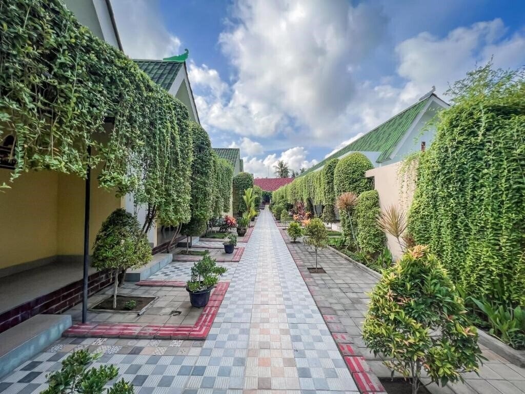 Отель Kesari Glory Hotel Nusa Penida 3*