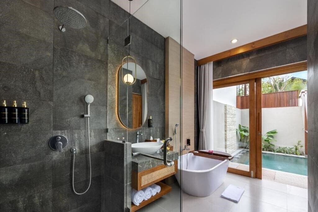 Фотография La Tropica Canggu Bali by Kanaya Hospitality 4*