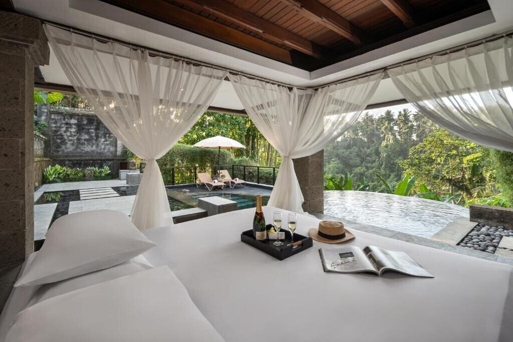 Фото Kamandalu Resort & SPA 5*