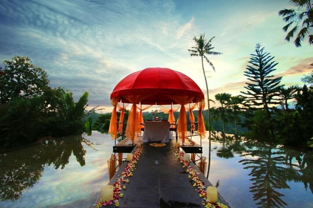 Отель Kupu Kupu Barong 5*