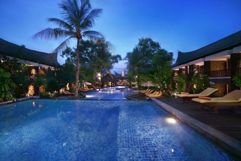 Отель Aston Sunset Beach Resort - Gili Trawangan 4*