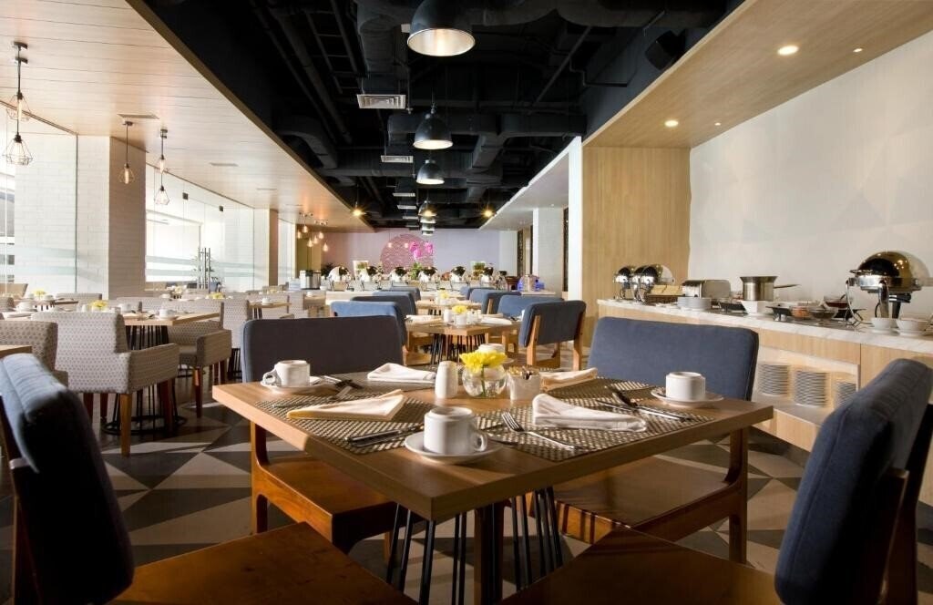 Изображение Hotel Santika Mega City Bekasi 3*