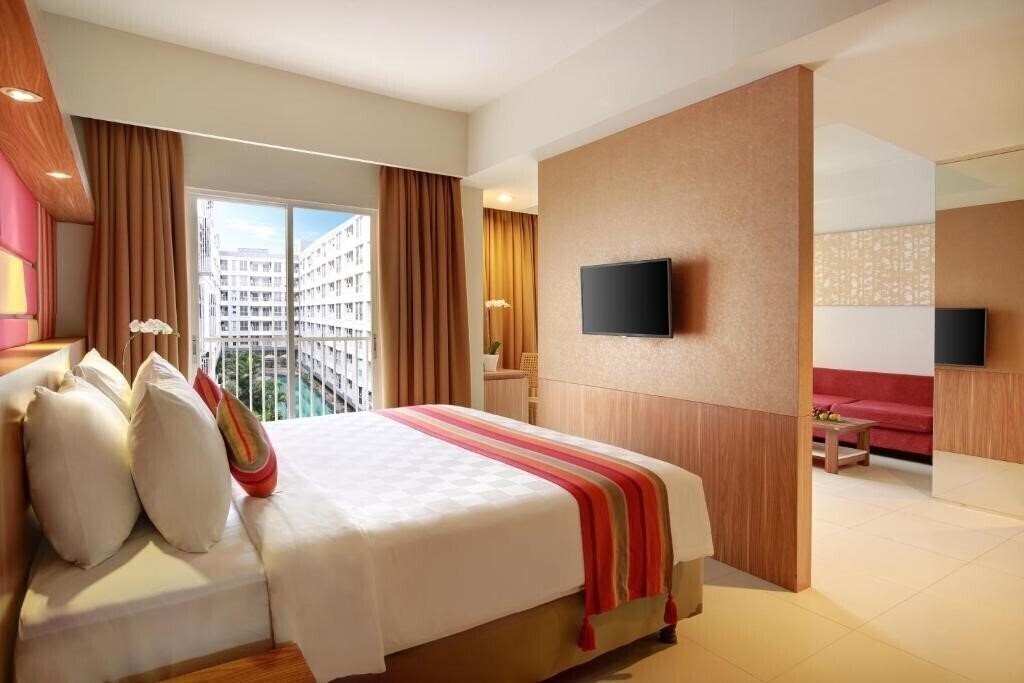 Отель Kyriad Hotel Airport Jakarta 3*