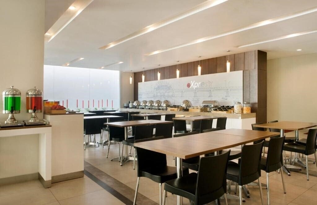 Фото Amaris Hotel Darmo Surabaya 3*