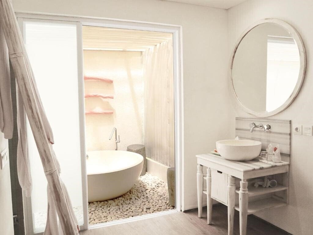 Фотография Harris Hotel & Residences Sunset Road 4*