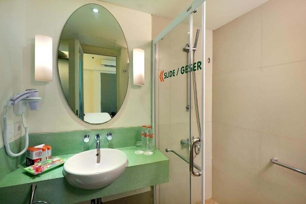 Изображение Harris Hotel & Residences Sunset Road 4*