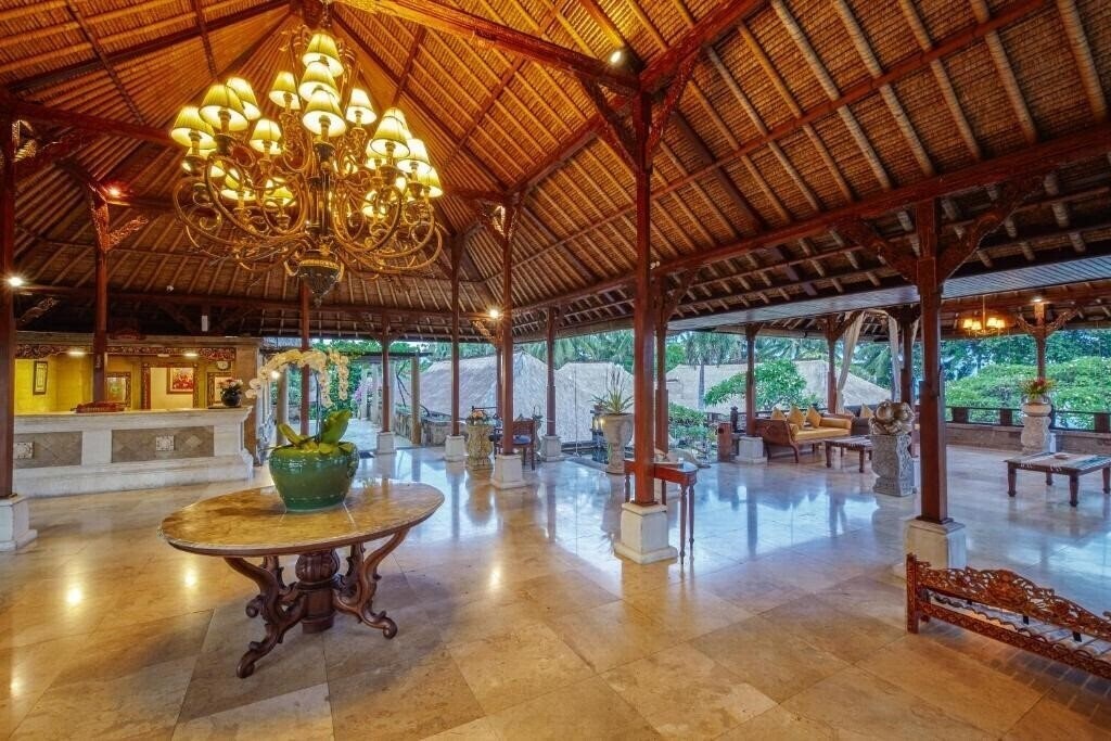 Фото Puri Bagus Lovina 4*