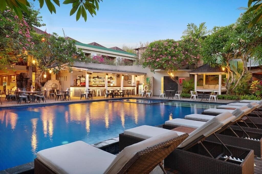 Отель Kamuela Villas & Suites Sanur 5*