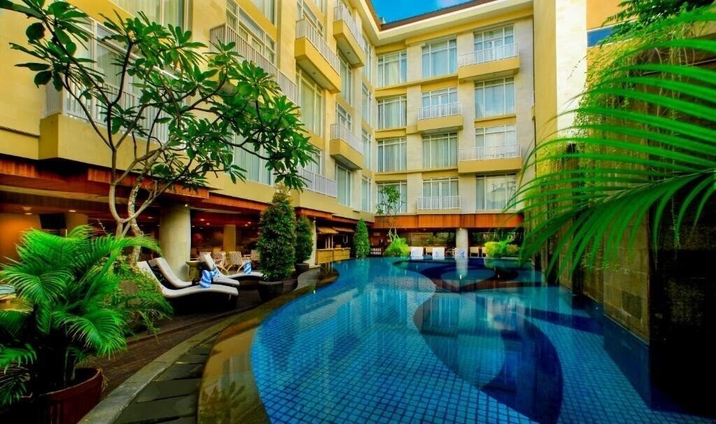 Отель Bedrock Hotel Kuta Bali 4*