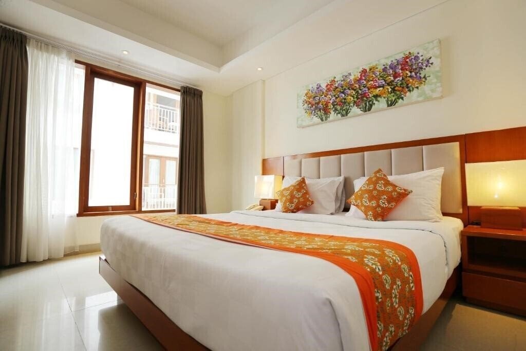 Отель The Sun Hotel & Spa Legian 3*