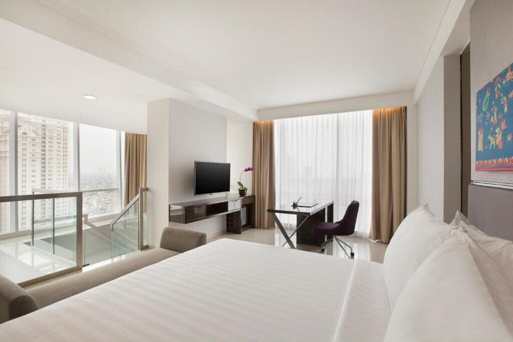 Фото Hotel Santika Premiere Hayam Wuruk 4*