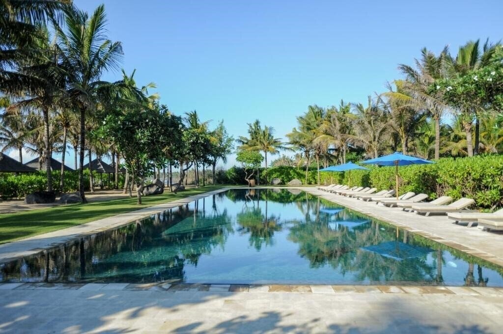 Отель Komaneka At Keramas Beach 5*