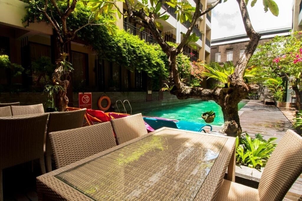 Картинка Sunset Kuta Hotel & Ballroom 4*