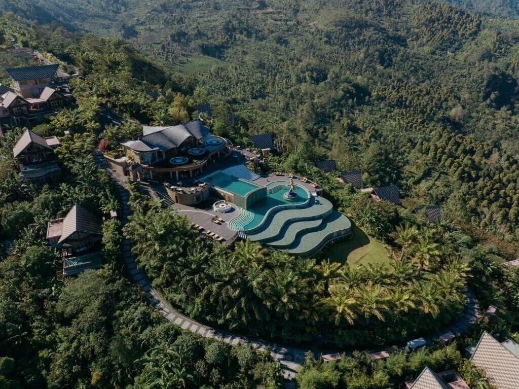 Отель Elevate Bali By Hanging Gardens Munduk 3*