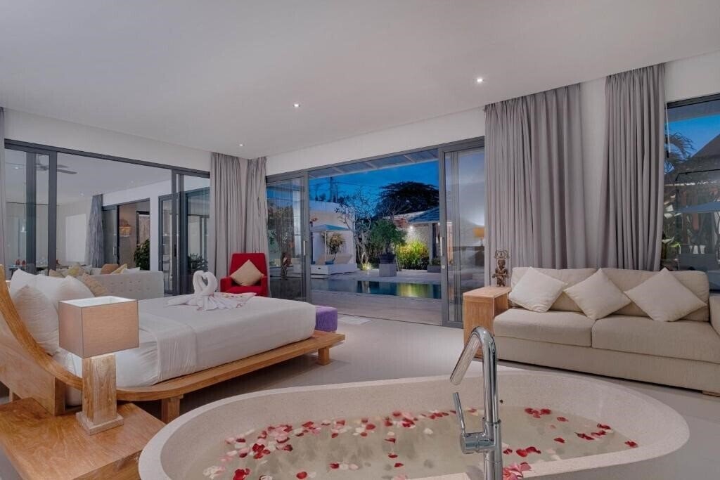 Отель Kutus Kutus Canggu Villa 3*