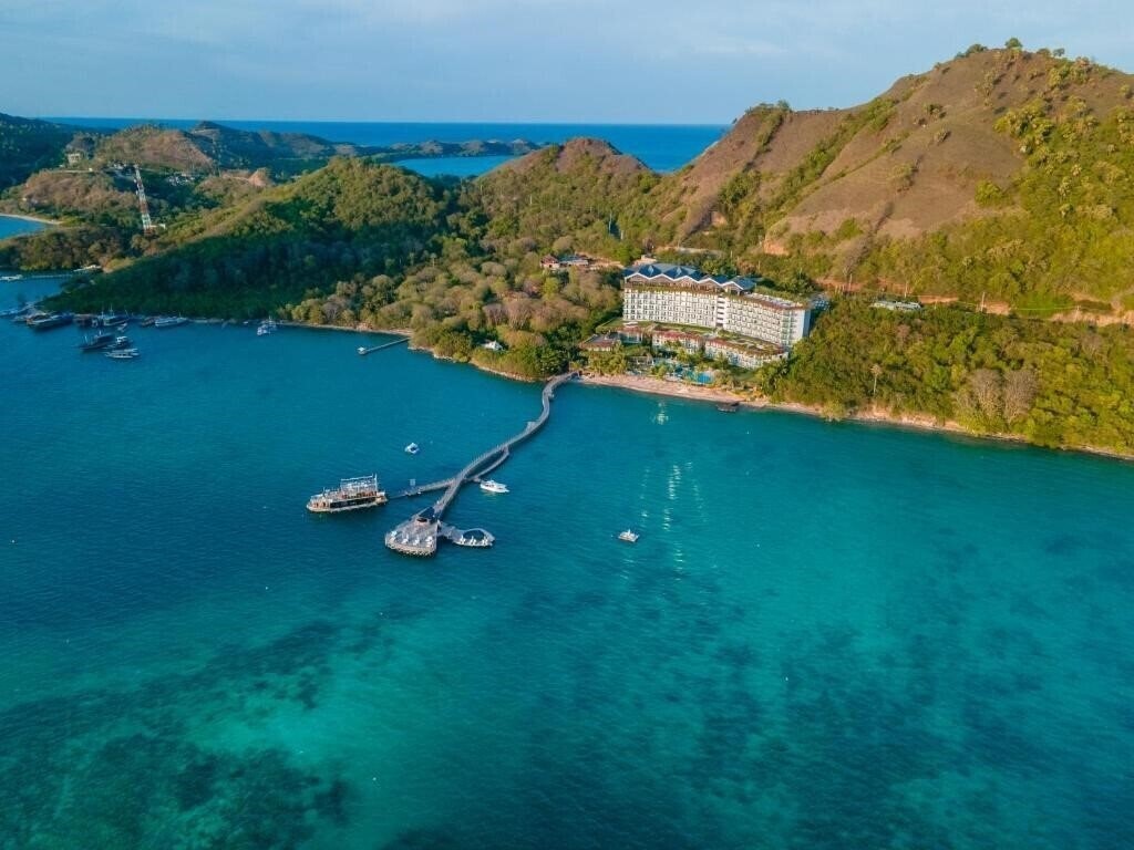 Отель Ayana Komodo Resort 5*