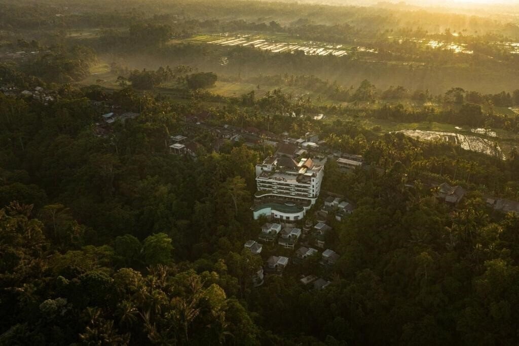 Отель Cicada Luxury Resort Ubud 5*