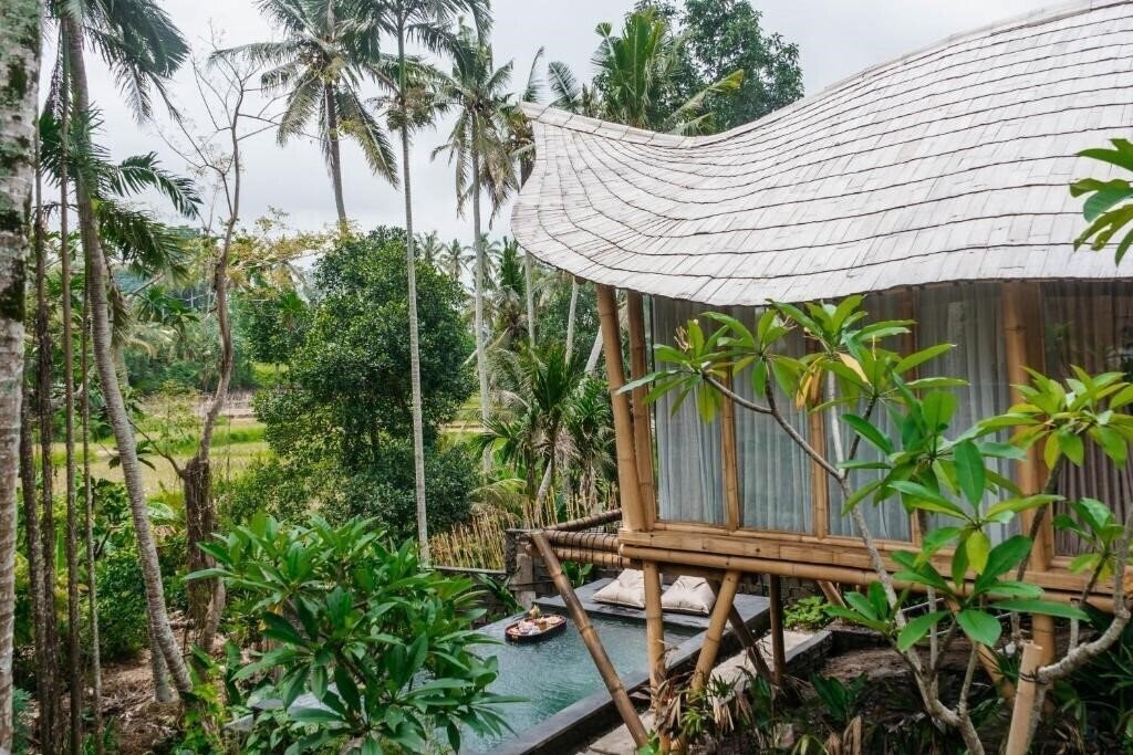 Отель Wadari Retreat Villa Ubud 4*
