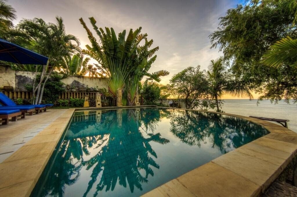 Отель Onlyou Villas 4*